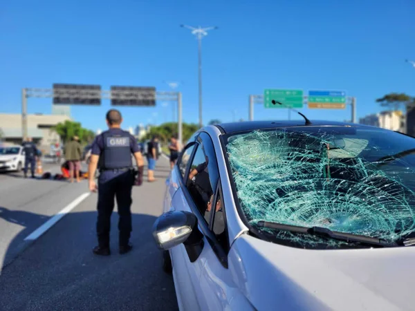 Atropelamento no centro de Florianópolis deixa homem gravemente ferido