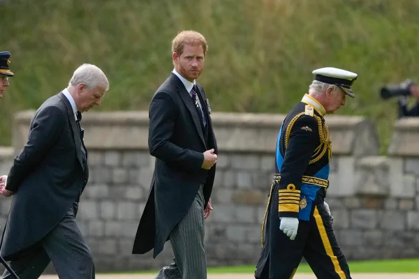 Rei Charles interviu para levar Harry, Meghan e netos ao Reino Unido - destaque galeria Rei Charles interviu para levar Harry, Meghan e netos ao Reino Unido - destaque galeria