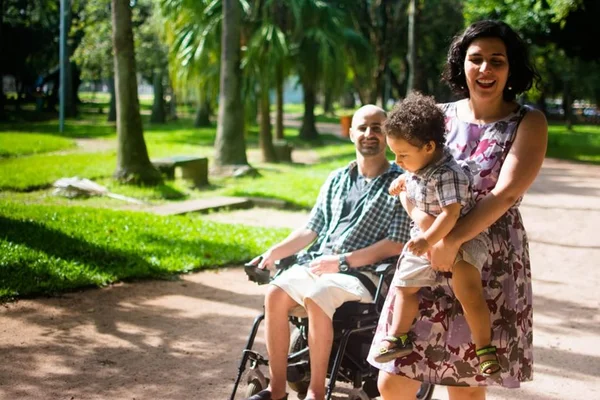 Esclerose múltipla: veja a emocionante história do casal Bruna e Jota