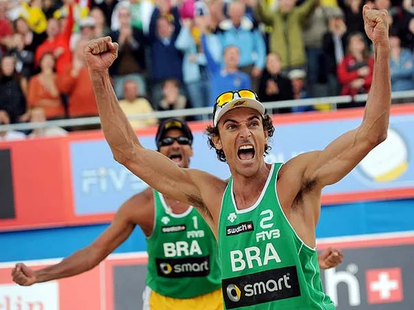 Emanuel é imortalizado no Hall da Fama do Vôlei