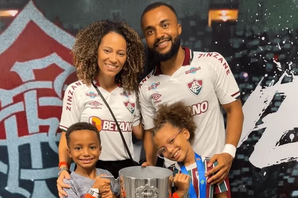 Veja história de amor de jogador do Fluminense que tretou com Neymar
