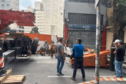 O trânsito no local foi afetado e a área está isolada pelas autoridades