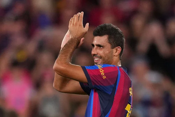 Imprensa espanhola rasga elogios a Rodri em estreia pelo Barcelona