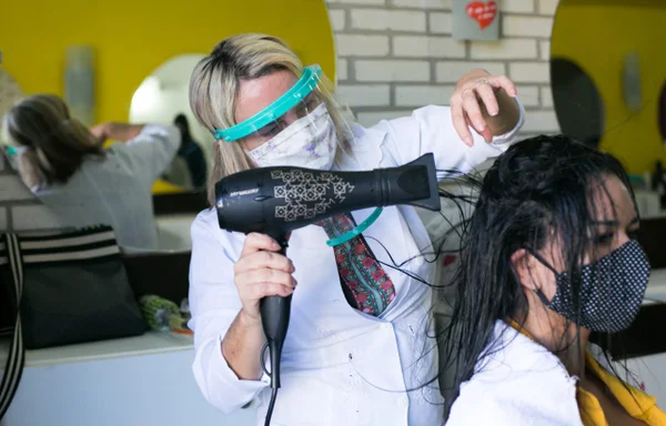 Hotéis e salões de beleza terão prorrogação automática do IPTU no DF