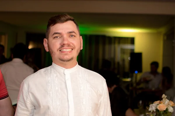 Beauty artist Paulo Lobo compartilha dicas e tendências de beleza