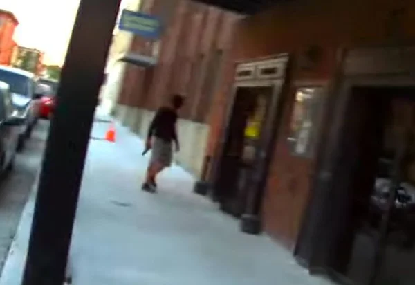 Polícia atira em ator após confundir cena de filme com roubo real - destaque galeria