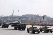 A formação de combate aéreo não tripulado participa de um desfile em Pequim, capital da China, em 3 de setembro de 2025