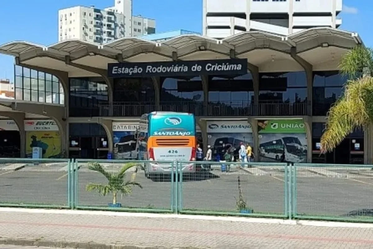 Homem denuncia injúria racial contra segurança de rodoviária em SC