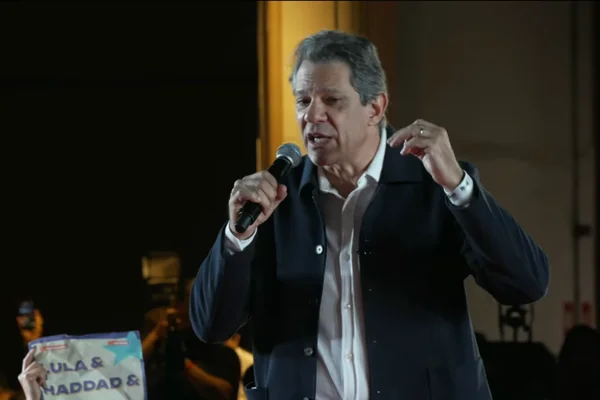 Fernando Haddad na convenção que confirmou a candidatura de Lula à reeleição na Presidência da República - Metrópoles