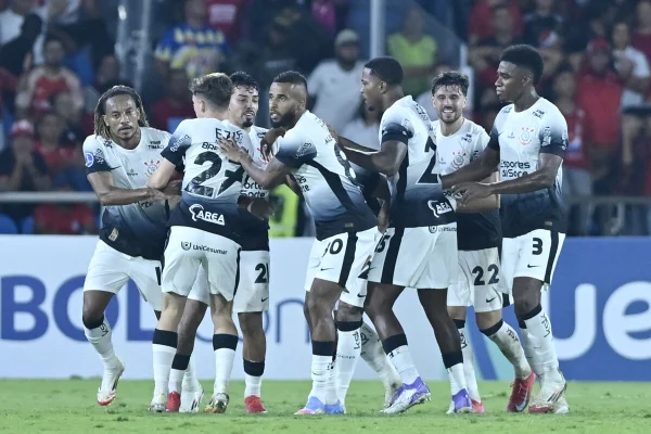 Com reservas, Corinthians empata na Sul-americana. Assista aos gols