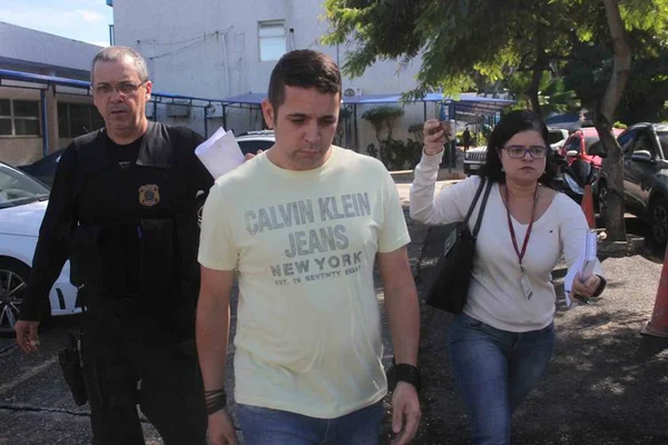 PF prende donos do avião no qual se acidentou Eduardo Campos