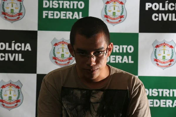 “Eu estou aqui. A Louise, não”, diz assassino. Veja vídeos em que universitário confessa a morte de colega da UnB