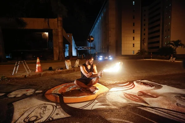Setor de Indústrias e do Grafite. #bsburaco dá um trato em cratera no SIG