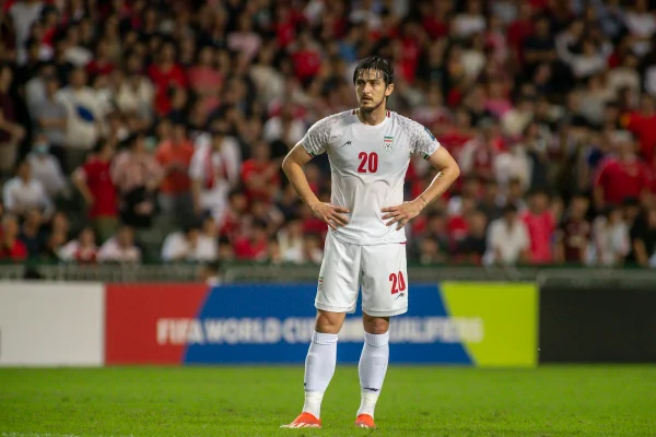 Foto colorida de Sardar Azmoun - Metrópoles
