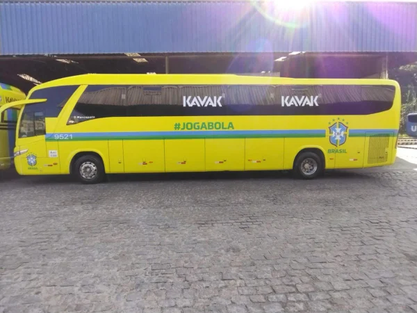 Seleção Brasileira apresenta ônibus que usará na Copa do Mundo