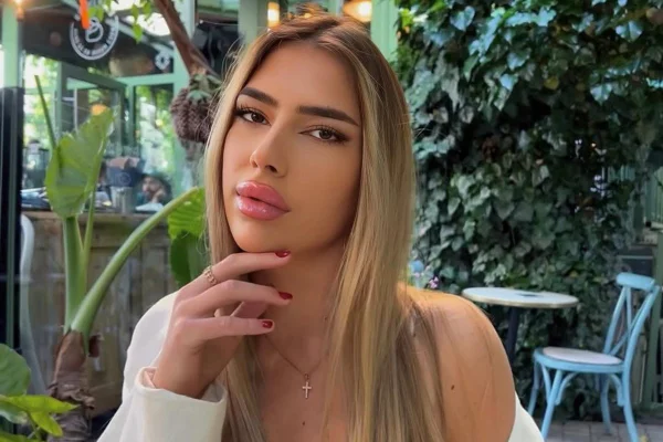 Modelo Tijana Radonjic morre ao despencar de parasailing