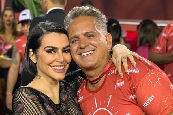Cleo não cita Fábio Jr. e se declara para padrasto no Carnaval