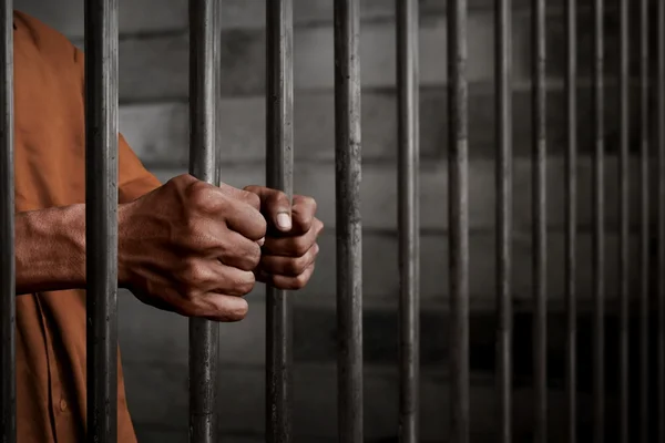 Após ataques, Ceará vai transferir 20 detentos para presídios federais