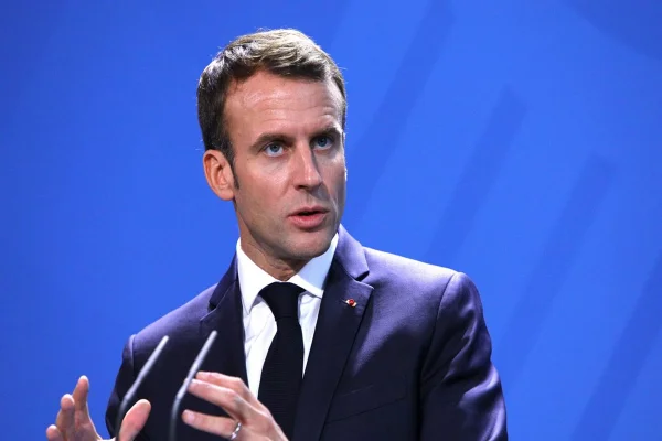 Imagem colorida, Emmanuel Macron - Metrópoles