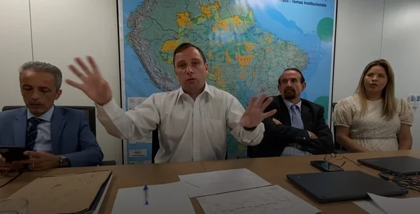 imagem colorida do Mauro Cid na Polícia Federal (PF)