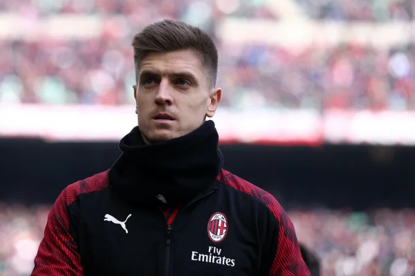 Atacante afirma que deixou o Milan por causa de Ibrahimovic