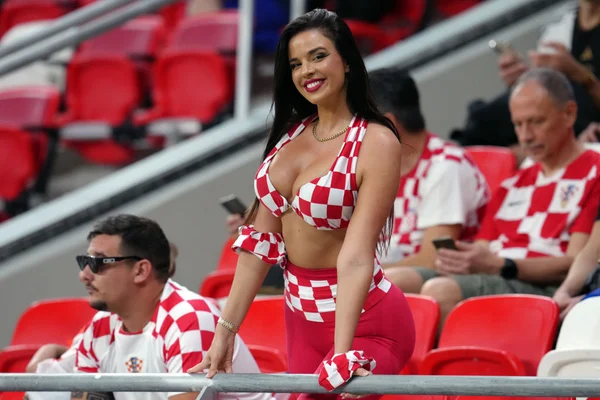 Com estadia luxuosa no Catar, modelo croata é candidata a musa da Copa