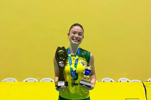 Bella Linschoten: conheça brasiliense prodígio do vôlei brasileiro