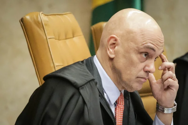 Sem trégua no STF: Moraes cobra apuração contra Mendonça e Fachin age