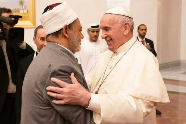 O papa Francisco com Sheikh Ahmed El-Tayyeb, importante líder islâmico, Grande Imã da Mesquita de Al-Azhar.