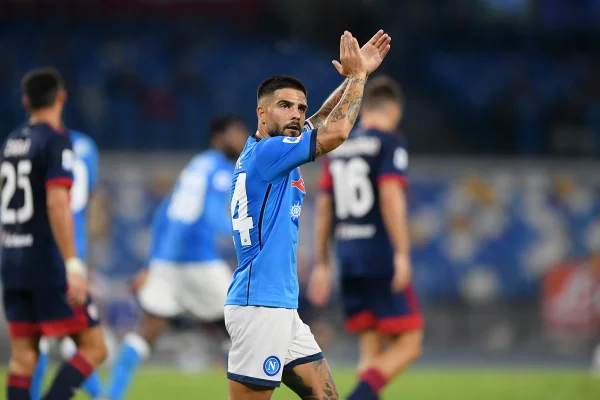 Napoli ganha do Cagliari, segue com 100% e retoma liderança do Italiano