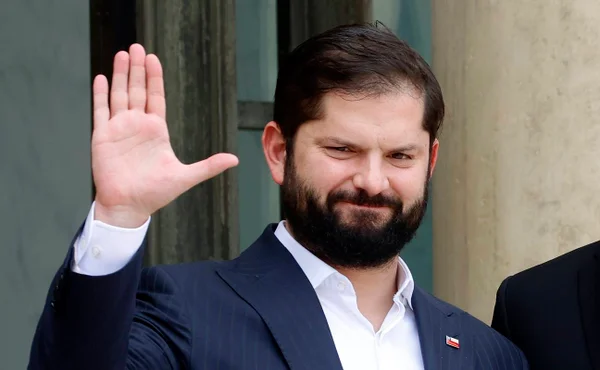 Imagem colorida mostra o presidente do Chile, Gabriel Boric - Metrópoles