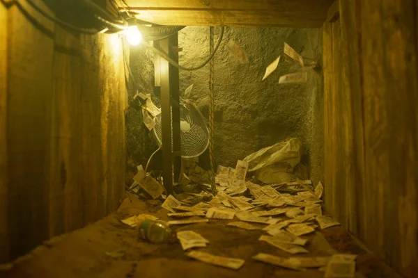 Túnel com dinheiro roubado de banco