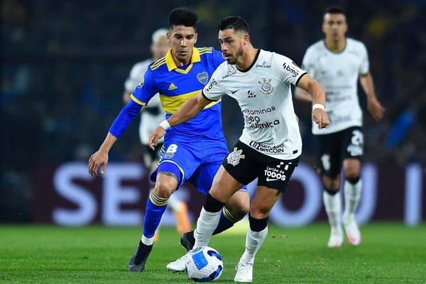Cássio brilha nos pênaltis e Corinthians elimina Boca da Libertadores
