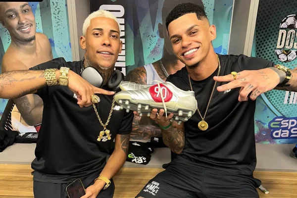 "Prende os playboys também", dispara MC Maneirinho após prisão de Poze - Metrópoles