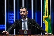 Cleitinho Azevedo no plenário do Senado Cleitinho Azevedo no plenário do Senado