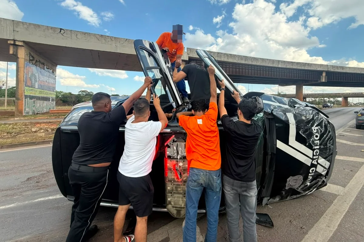 Acidente com viatura da PCDF: Policial ferido em capotamento na BR-070 - imagem 2