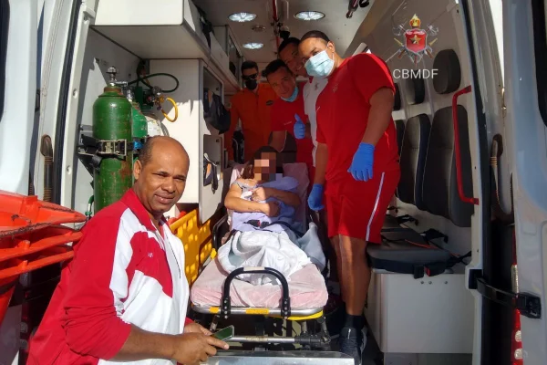 Mulher dá a luz dentro de quartel do Corpo de Bombeiros no DF