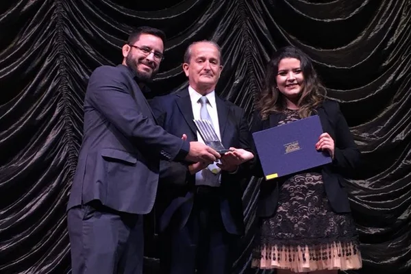 Bicampeão: Metrópoles recebe prêmio CNT de Jornalismo 2017