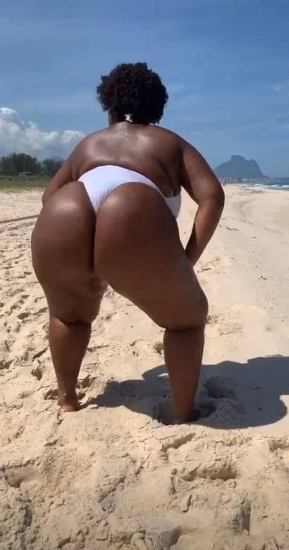 E mostrou seu gingado para lá de sensual E mostrou seu gingado para lá de sensual