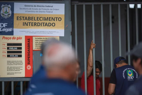 Revendedora de gás que funcionava sob apartamento no DF é lacrada
