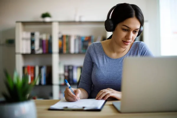 7 cursos on-line sobre Marketing Digital para fazer nas férias