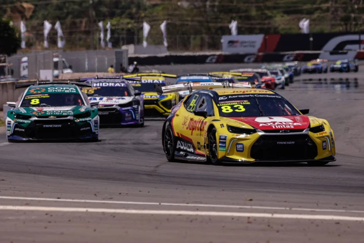 Stock Car: Sette Câmara e Di Grassi vencem prova inédita de Endurance - imagem 7 Stock Car: Sette Câmara e Di Grassi vencem prova inédita de Endurance - imagem 7