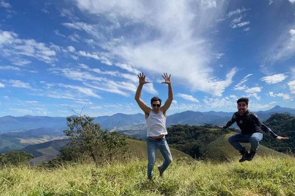 Mateus Solano e Adnet compram terreno em MG: “Para os nossos filhos”