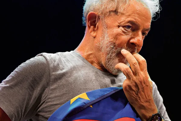 Lula traído pela memória