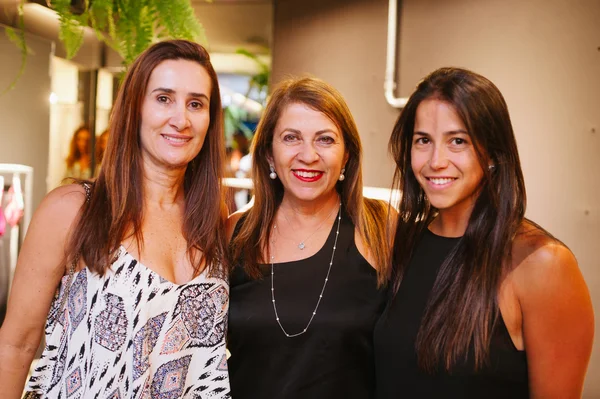 Lilian Farah, Soraia e Kamila Debs Lilian Farah, Soraia e Kamila Debs