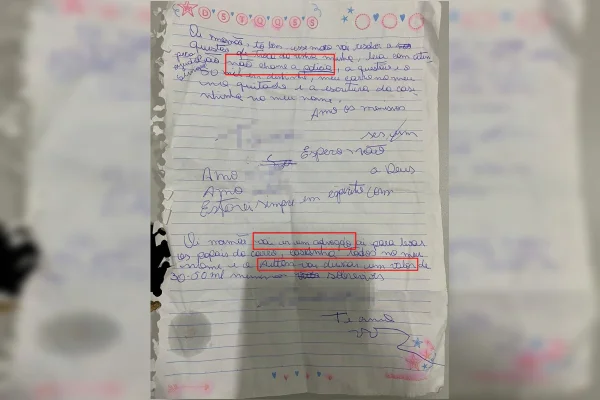 “Não chame a polícia”: mulher encarcerada por ex escreveu carta à mãe