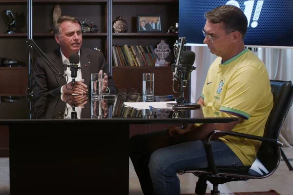 Imagem colorida de LIVE de 70 anos de Jair Bolsonaro