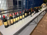 Receita apreende carro com vinhos raros avaliados em meio milhão - imagem 3 Receita apreende carro com vinhos raros avaliados em meio milhão - imagem 3