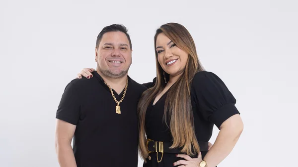 Dupla Claudio Ney e Juliana, contratada para show no Ceará