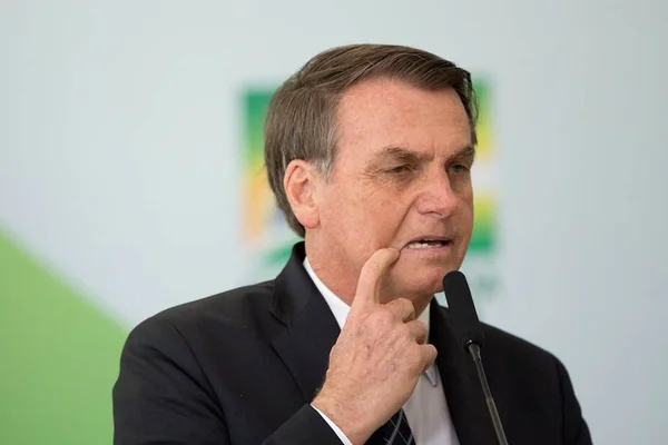 Ao listar avanços do governo, Bolsonaro repete ao menos sete pontos